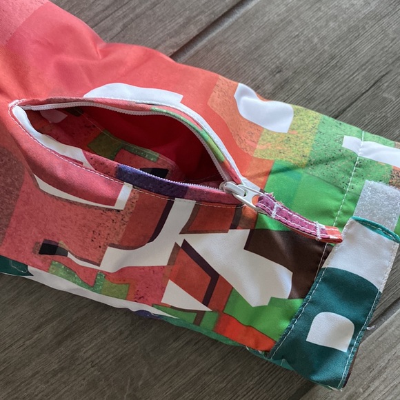 Girls Roxy Ski m/Snowboarding Jacket/Coat - Bright/Multicolored/Rainbow - Picture 13 of 16